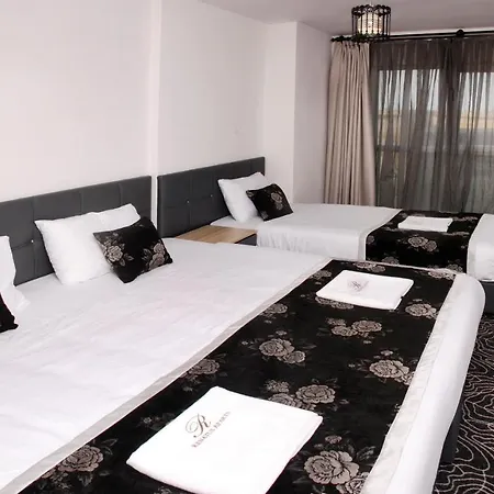 Renatus Aparts Appart hôtel *